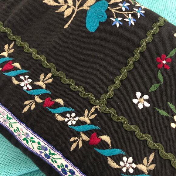 Bryn Connelly Embroidered vest medium 100% cotton Floral Coastal Gram - Picture 4 of 4